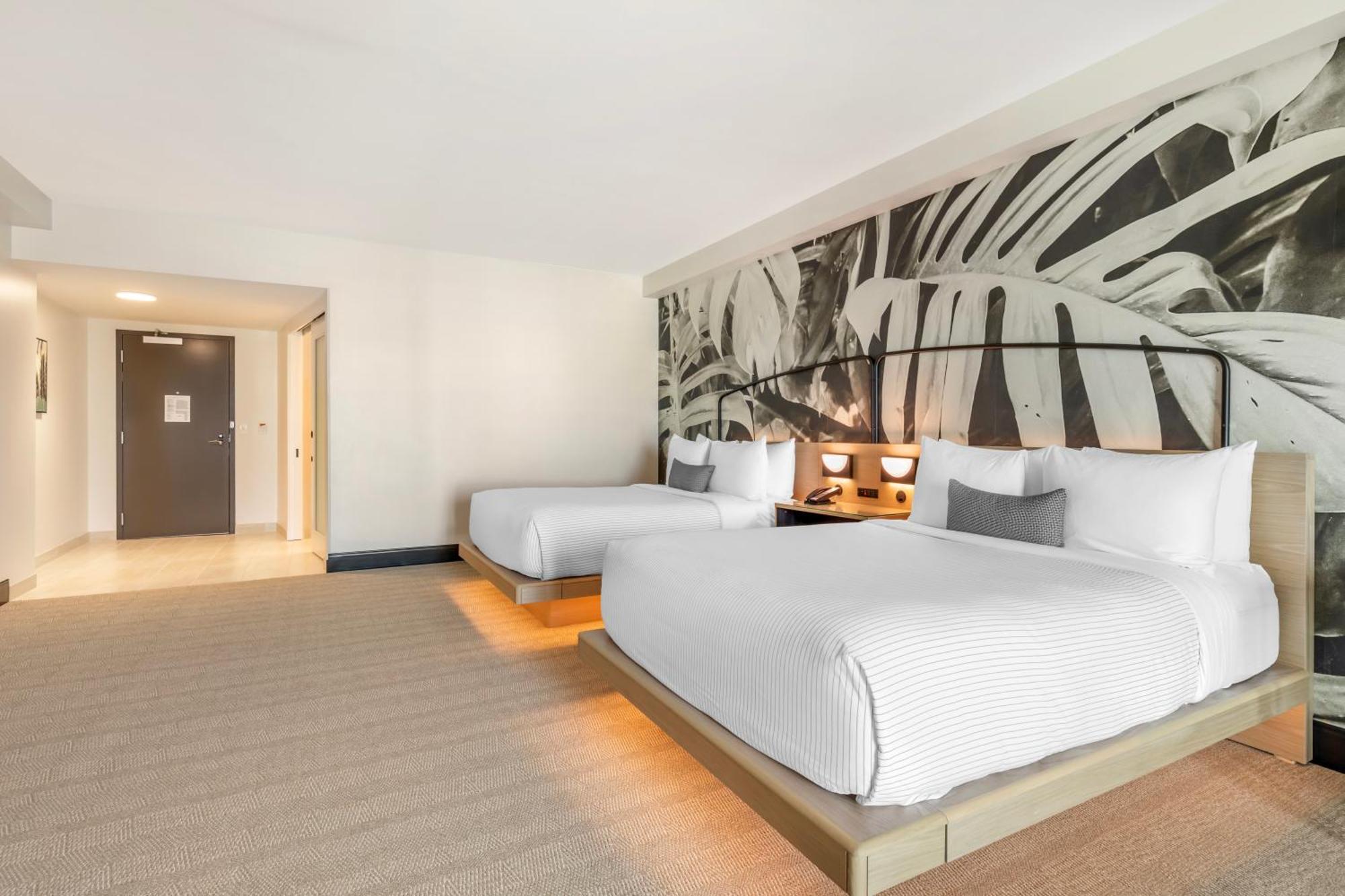Cambria Hotel Рехобът Бийч Екстериор снимка