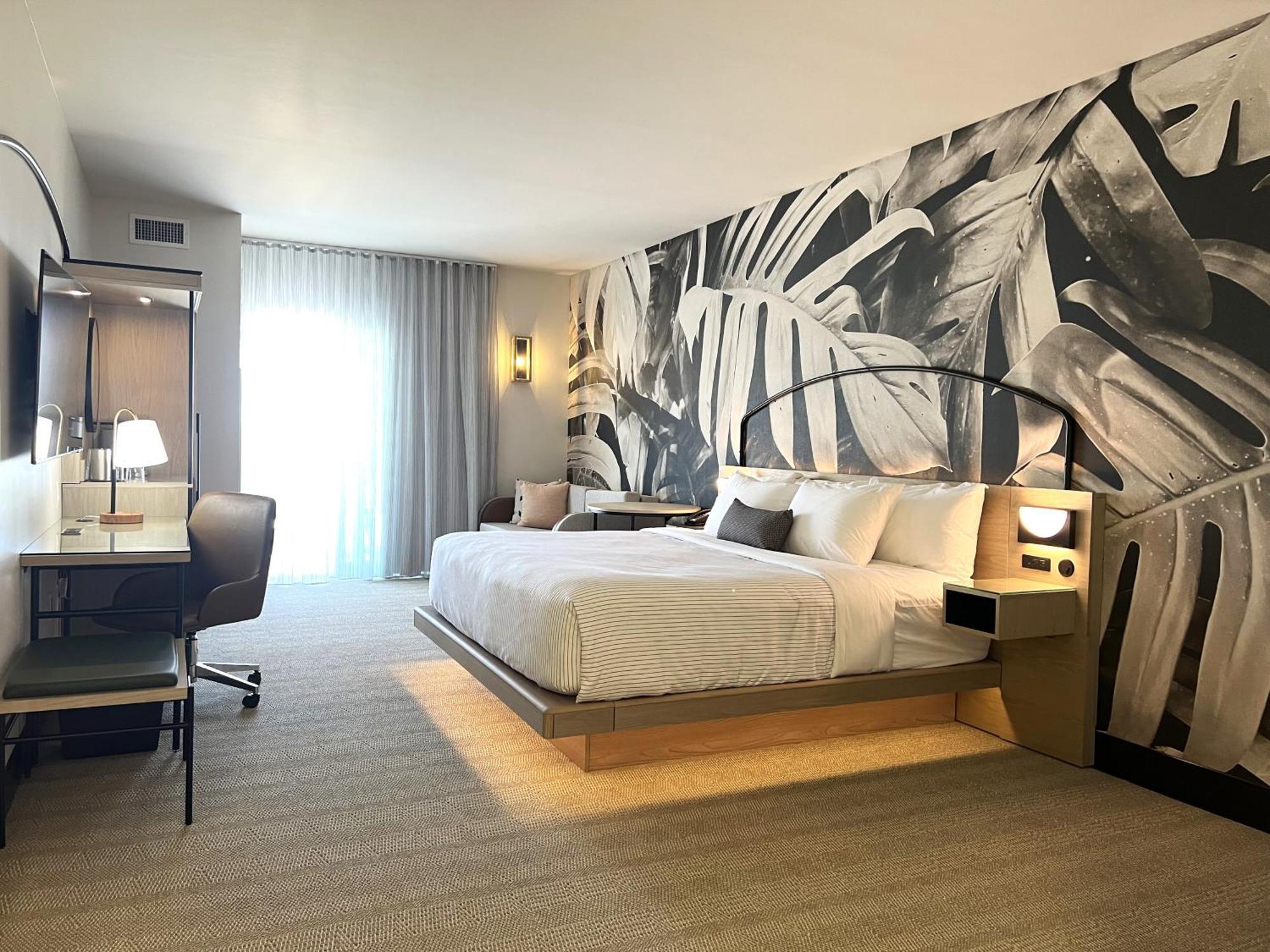 Cambria Hotel Рехобът Бийч Екстериор снимка