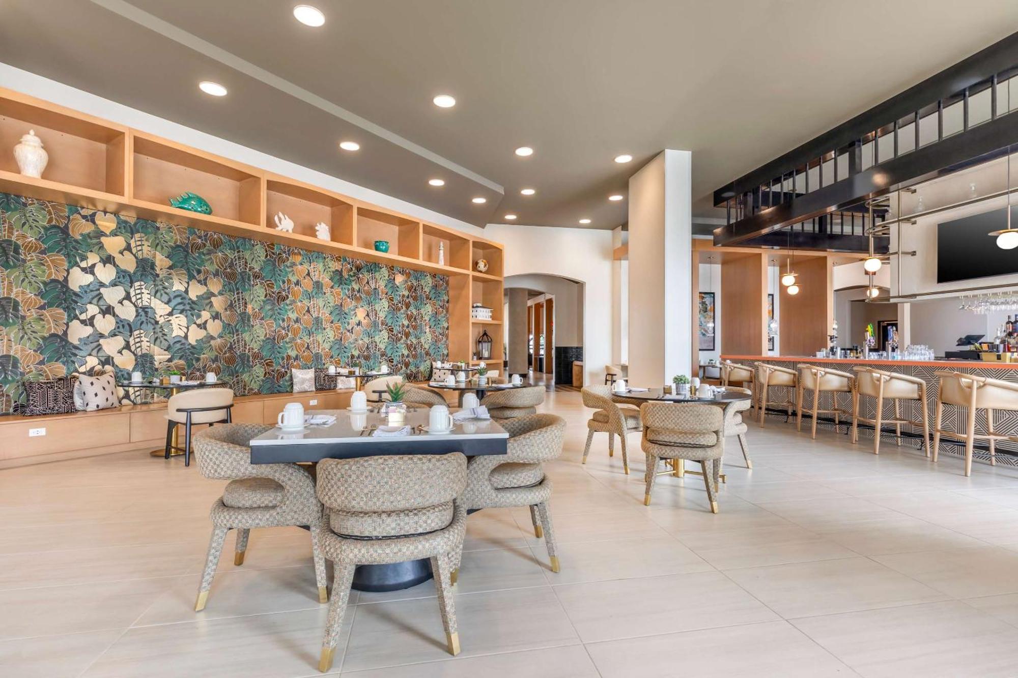 Cambria Hotel Рехобът Бийч Екстериор снимка